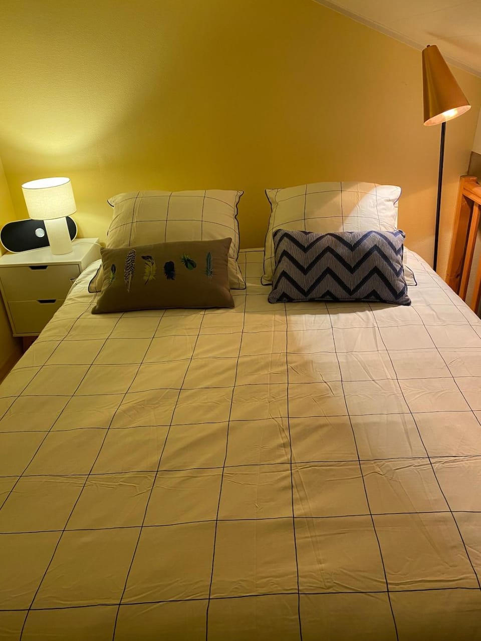 Bed, Bedroom