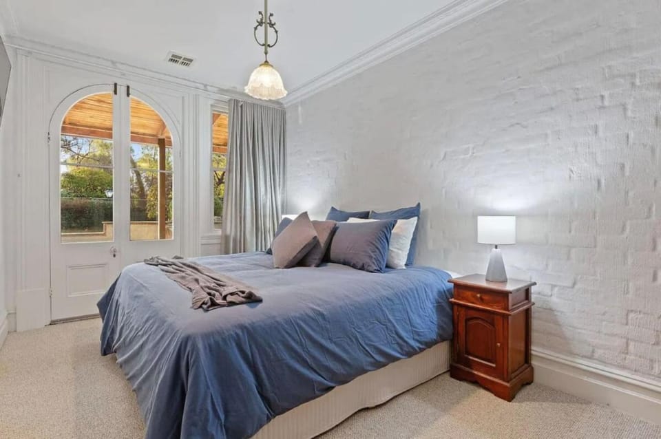 Tranquil Estate - Pool, Hot Tub & Gardens House in Mornington