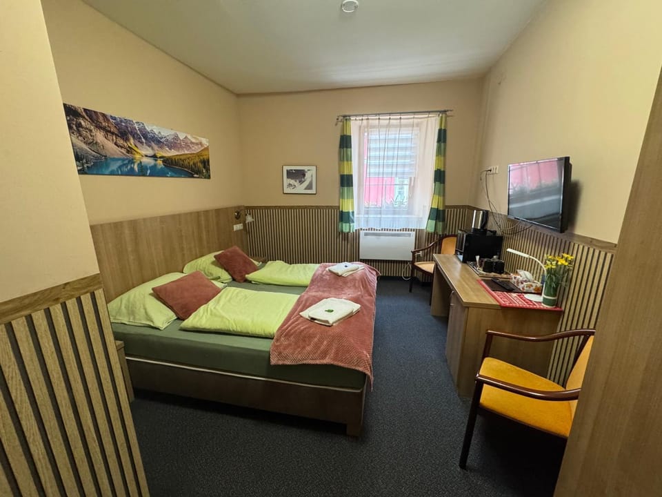 Jasmin Pension Central Location Shared Kitchen Pet Friendly Bed and Breakfast in Carinthia, Austria