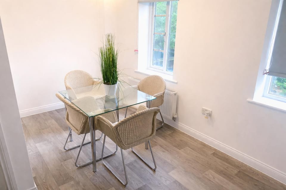 4 bed in Milton Keynes Apartment in Aylesbury Vale
