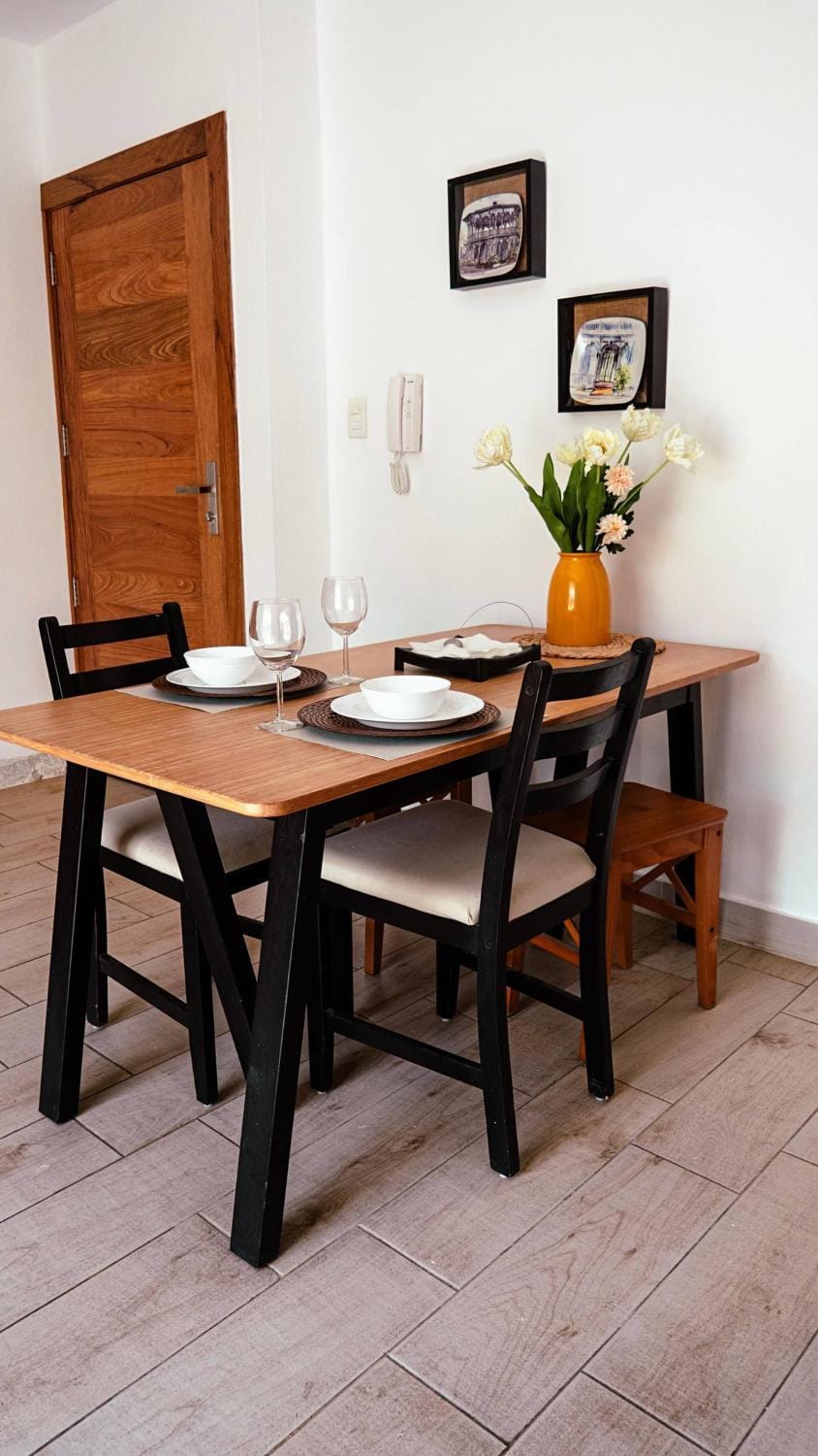 Food and drinks, Dining area, Food