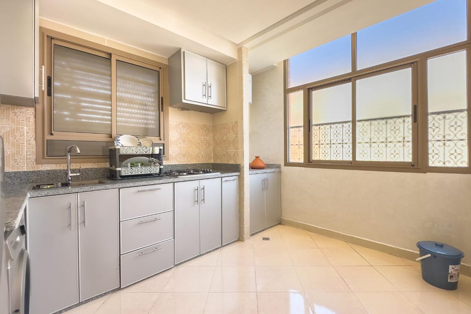 Kitchen or kitchenette, oven, pet friendly, stove, toaster