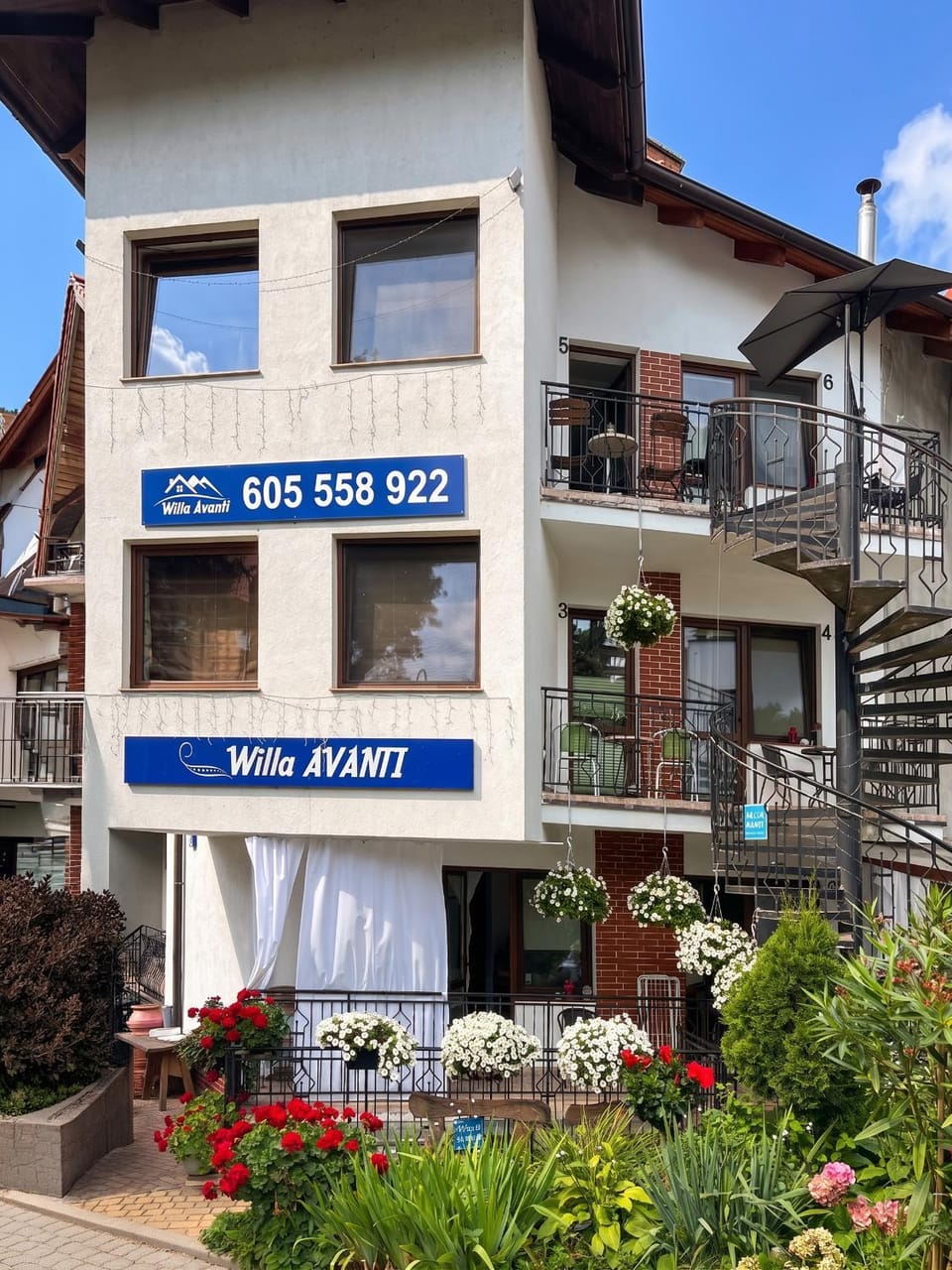 Facade/entrance, Logo/Certificate/Sign