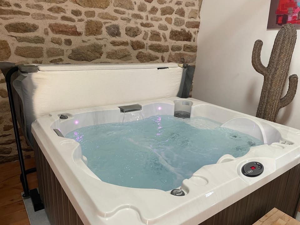 L Écrin de la Baie Chambre Côme Bed and Breakfast in Douarnenez