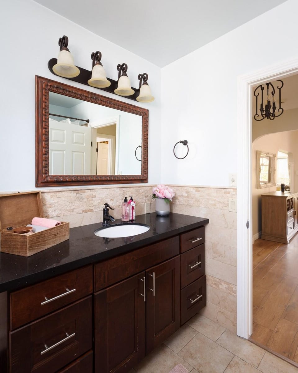 Tranquil Oasis! Affordable Comfort in Glendale Villa in Glendale