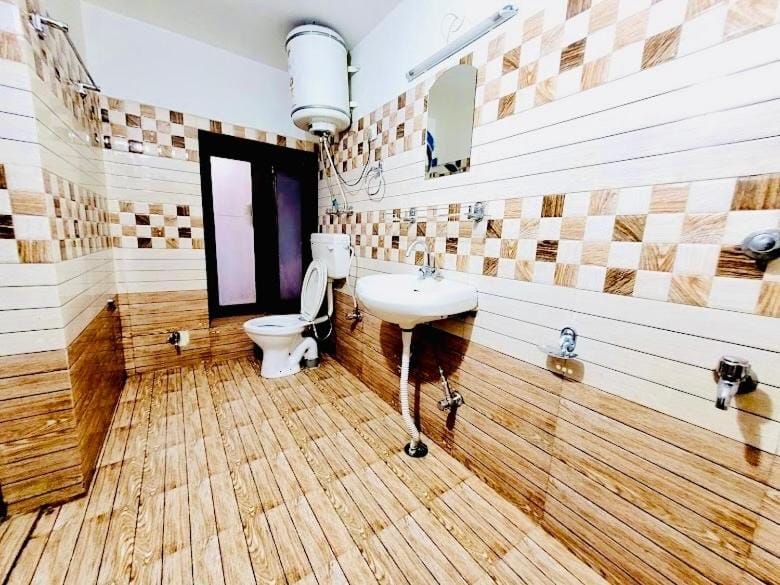 Hotel Blue Heaven Manali Mall Road Hotel in Manali
