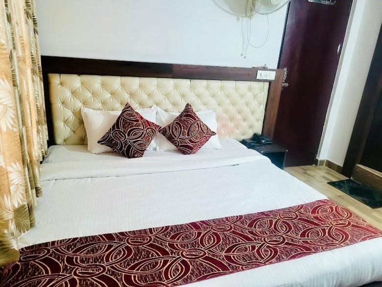 Hotel Blue Heaven Manali Mall Road Hotel in Manali