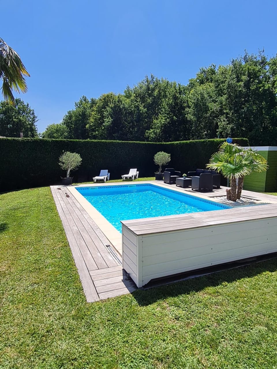 Villa du port meublé de tourisme 4 étoiles avec piscine privée et chauffée House in Biganos