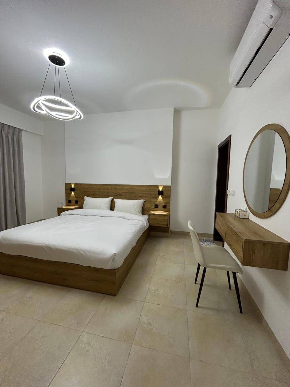 Bed, Photo of the whole room, Bedroom, air conditioner