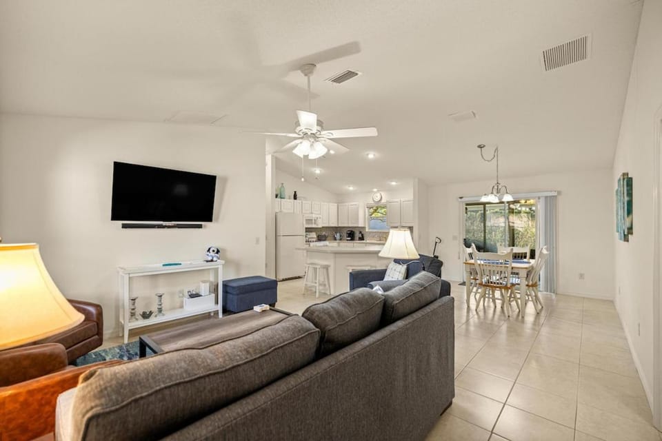 3BR in The Villages Near Lake Sumter With Golf Cart House in The Villages