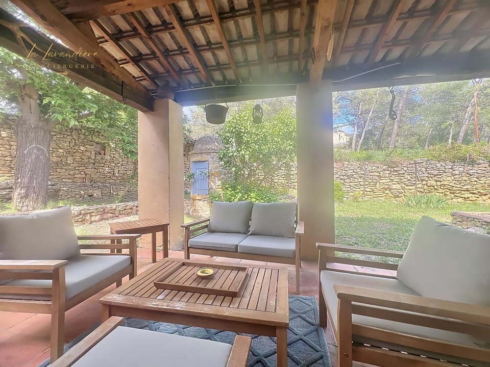 Villa Barbette - Piscine, Jardin clôturé, CLIM, 3 chambres, 8 personnes Apartment in Provence-Alpes-Côte d'Azur