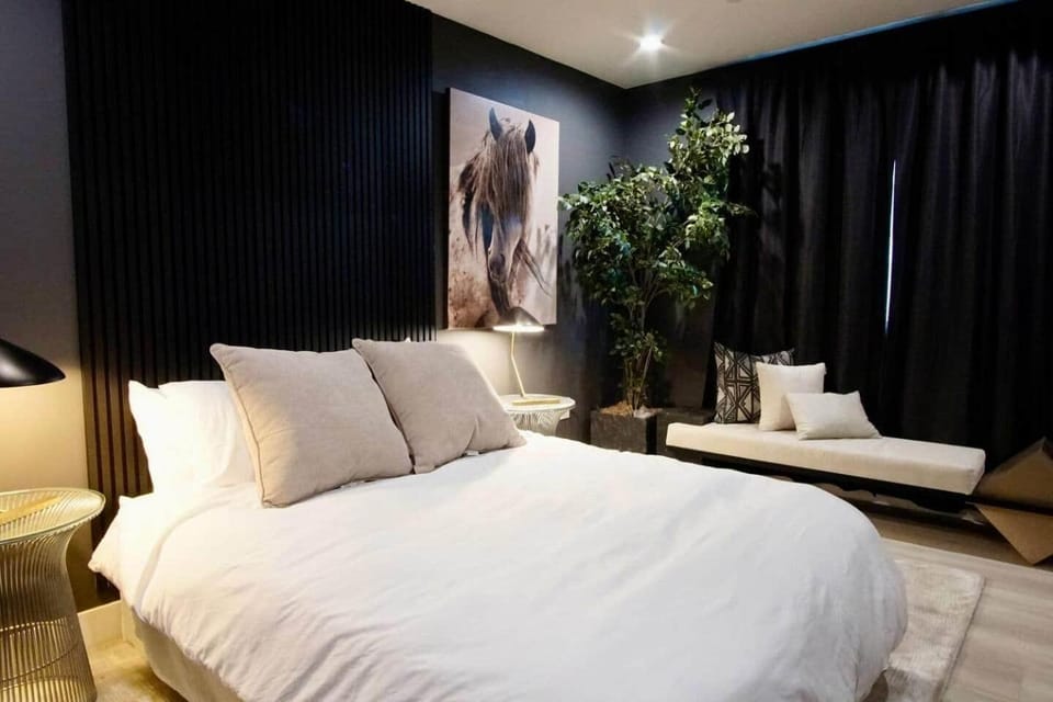 Maison Atelier Centrally Located Designer 1bd Apartment in North Hollywood