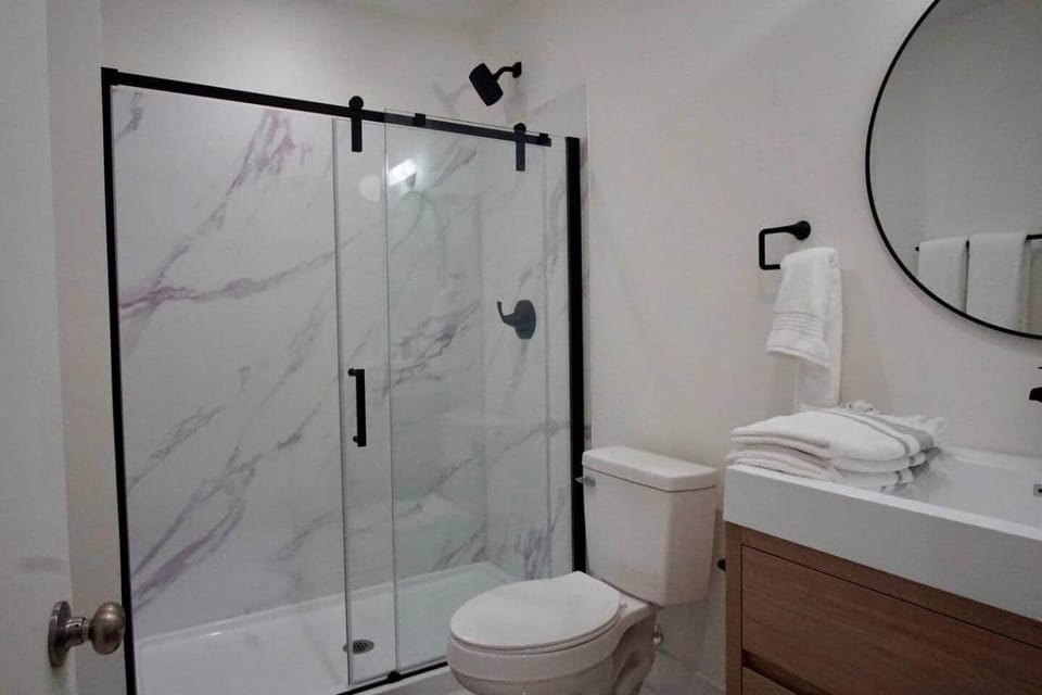 Maison Atelier Centrally Located Designer 1bd Apartment in North Hollywood