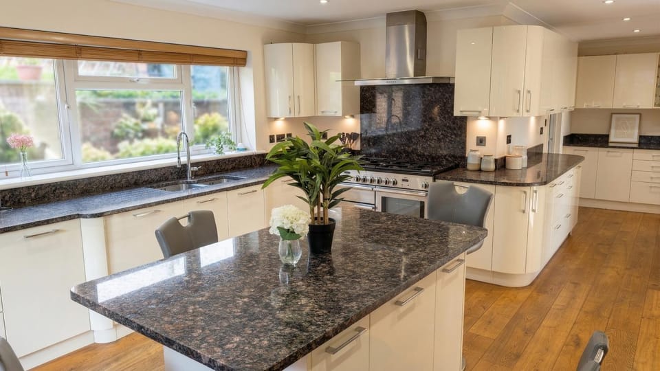 43 MBR - Spacious 4 Bedroom House- Downley, High Wycombe Apartment in High Wycombe