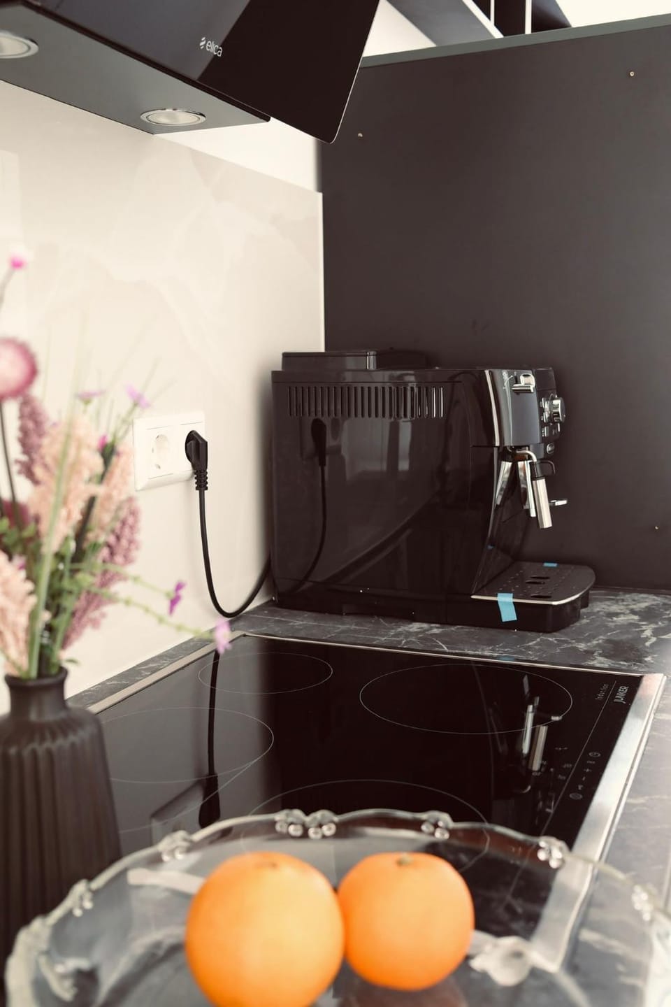 Cafe Raben historische Unterkunft mit moderne Inneneinrichtung direkt am Münsterplatz Vacation rental in Villingen-Schwenningen