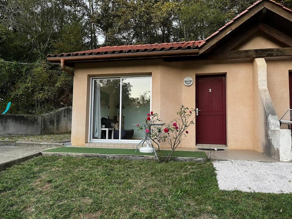 Montijo 2 Apartment in Nouvelle-Aquitaine
