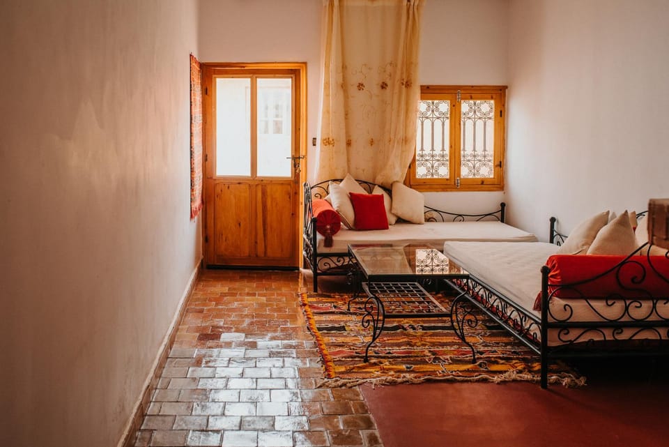 Bed, Living room