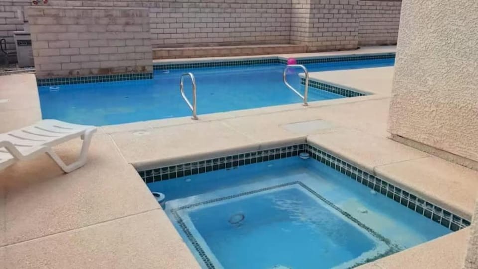 Luxury Strip Escape I Pool I Spa I Gym I Office House in Spring Valley