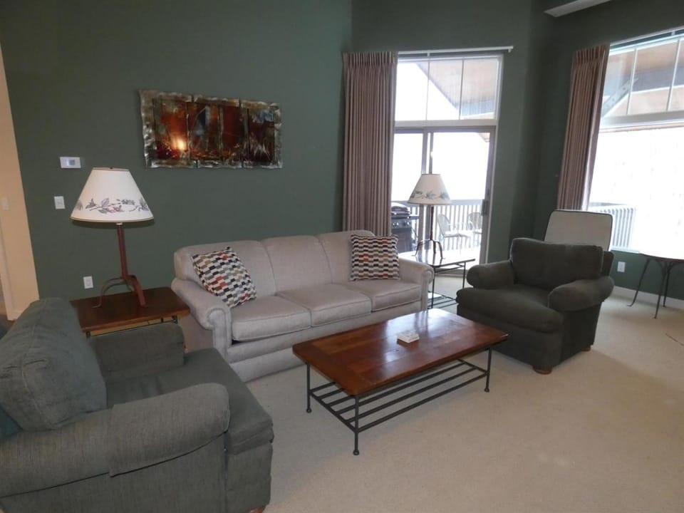 'Gone Ski In' at Slopeside Apartment in Michigan