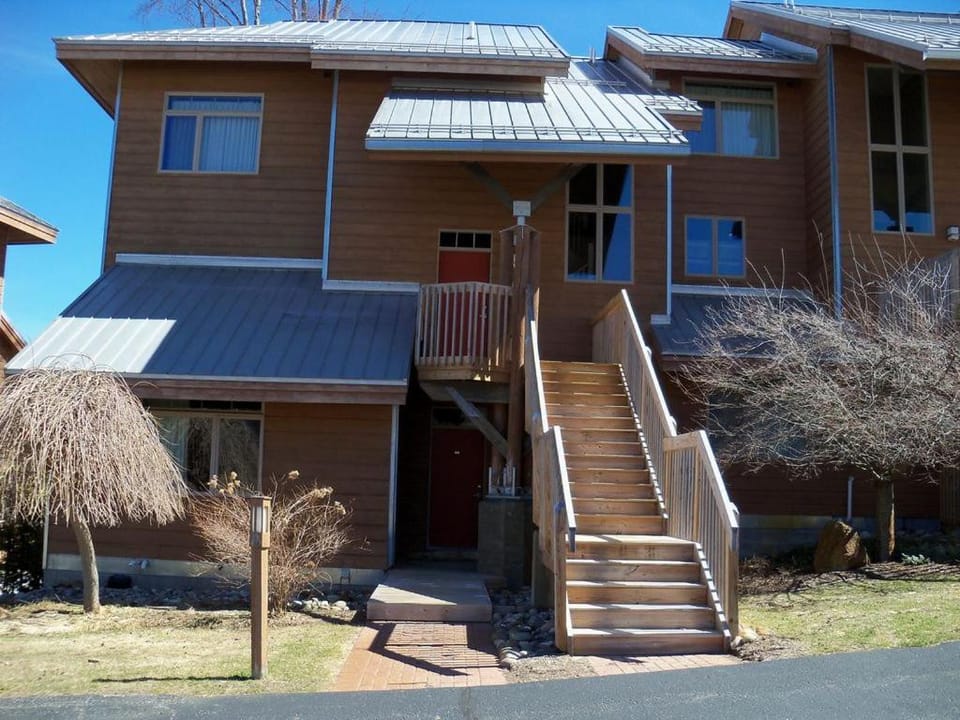 I'll Be Back Ski inout condo Apartment in Michigan