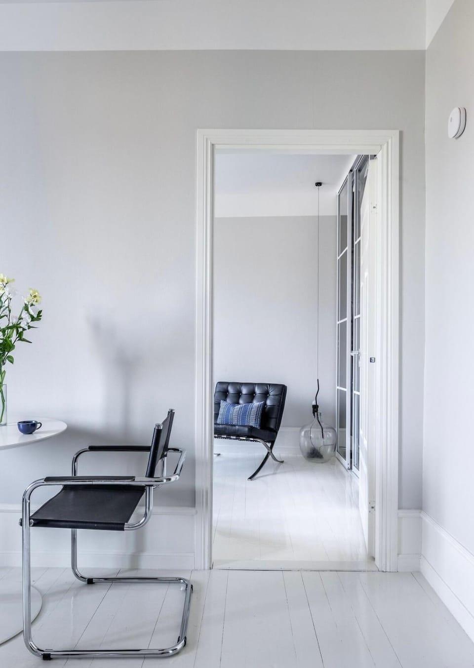 Elegant Scandinavian 2BR in Trendy Kallio Apartment in Helsinki
