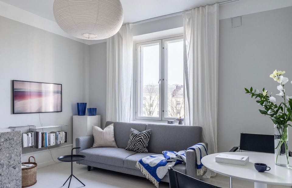 Elegant Scandinavian 2BR in Trendy Kallio Apartment in Helsinki