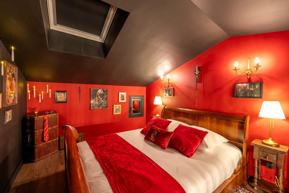 Bed, Photo of the whole room, Bedroom