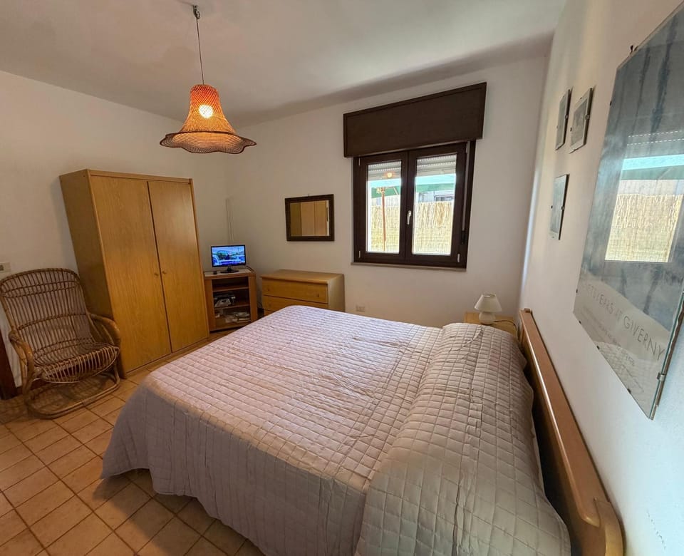 TV and multimedia, Bedroom, wardrobe