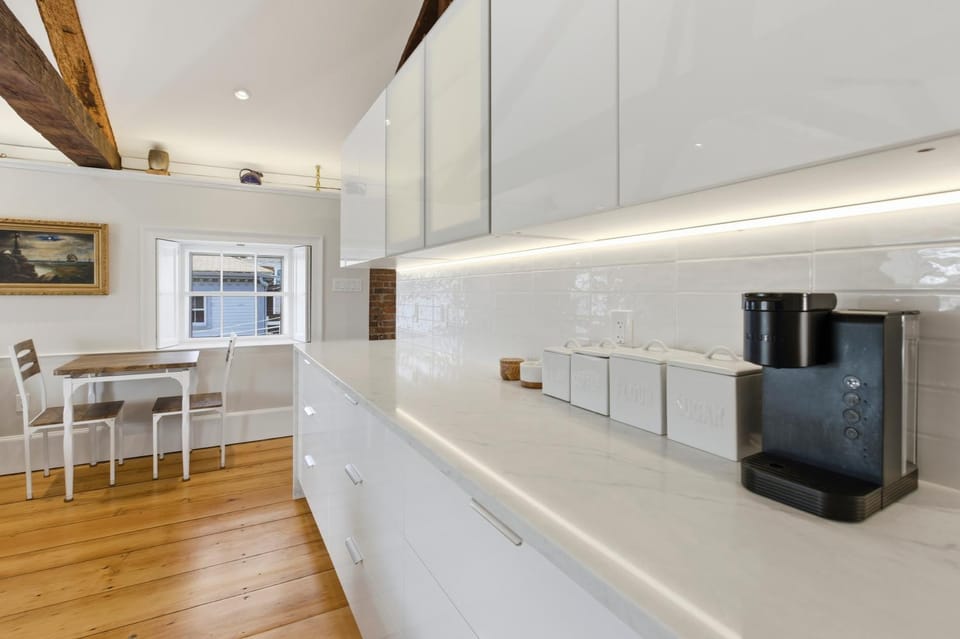 Historic flat - Old Town - 5 min to Salem, beach Apartment in Marblehead