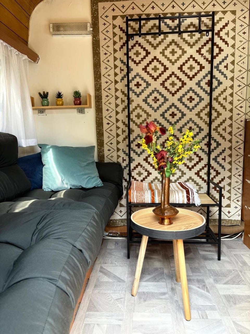 Seating area, Bedroom