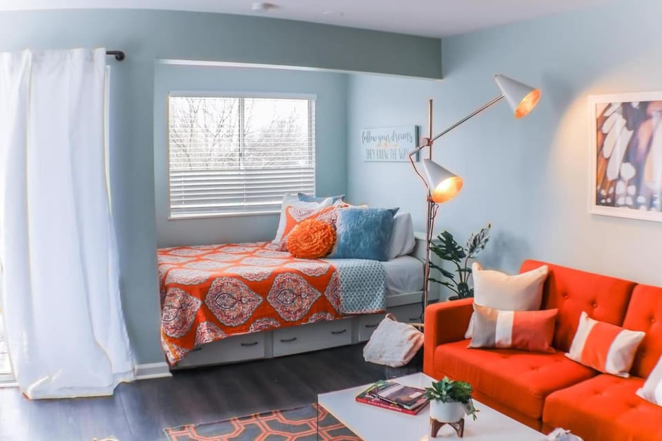 Bed, Living room