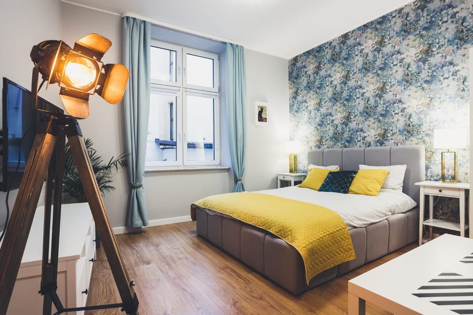 Bed, TV and multimedia, Photo of the whole room