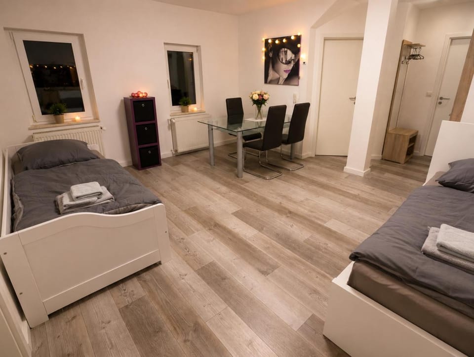 Bed, Living room, Photo of the whole room, Seating area