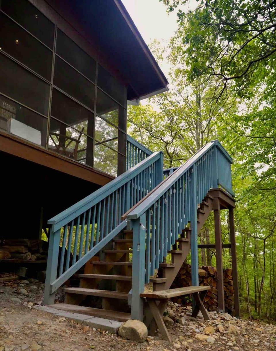 Cozy Romantic Cabin with Fire Pit Near Shenandoah NP Cabin in Shenandoah Valley