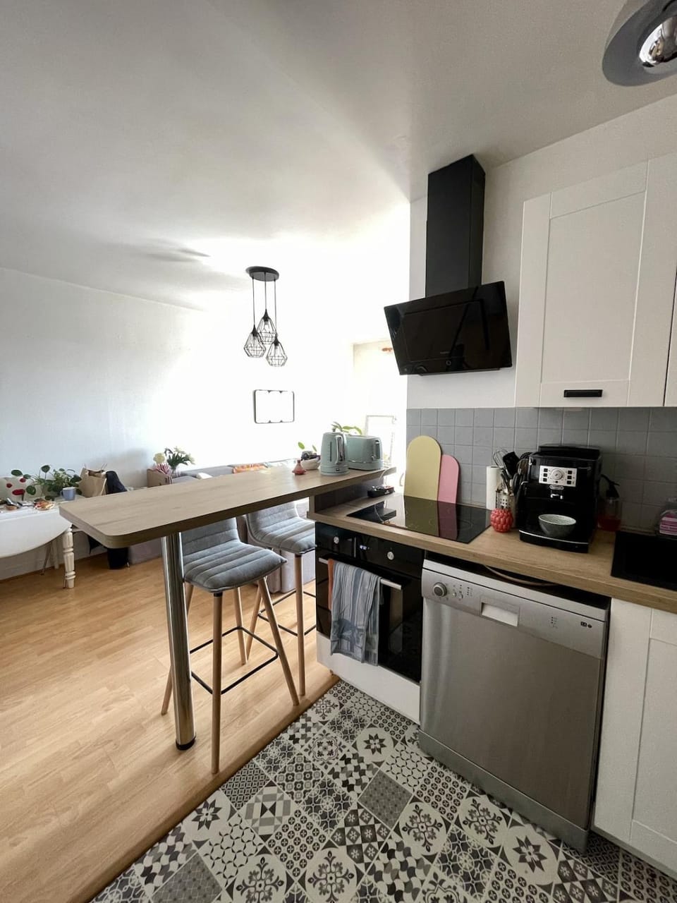 Coffee/tea facilities, stove, toaster