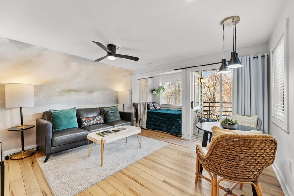 Living room, Photo of the whole room, Bedroom