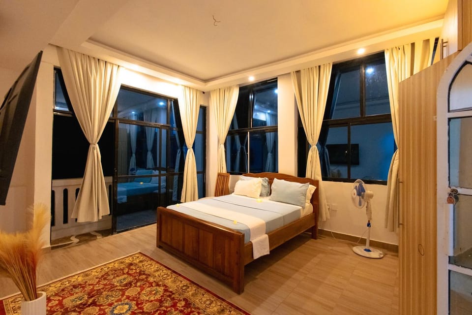 TV and multimedia, Photo of the whole room, Bedroom, towels
