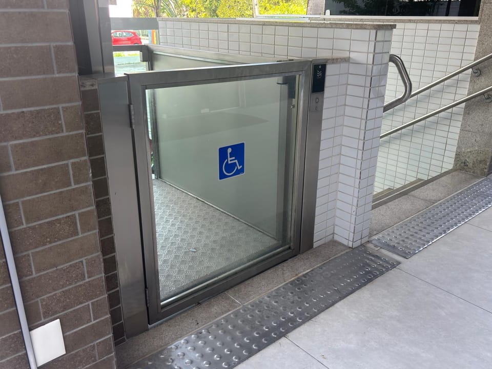elevator, acessibility