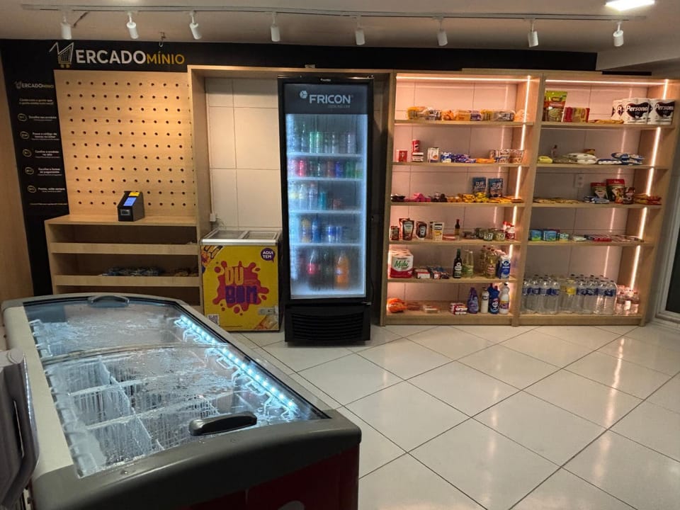 Supermarket/grocery shop