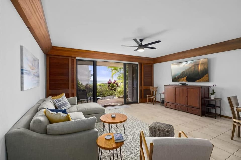Poipu Kapili 35 Stylish Retreat with Superb Pool & Walk to Beach House in Poipu