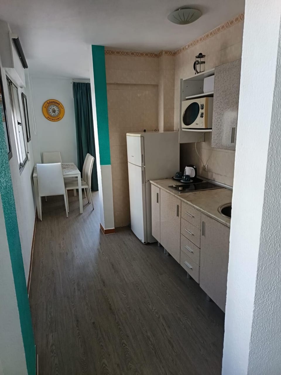 Kitchen or kitchenette, Dining area, pet friendly