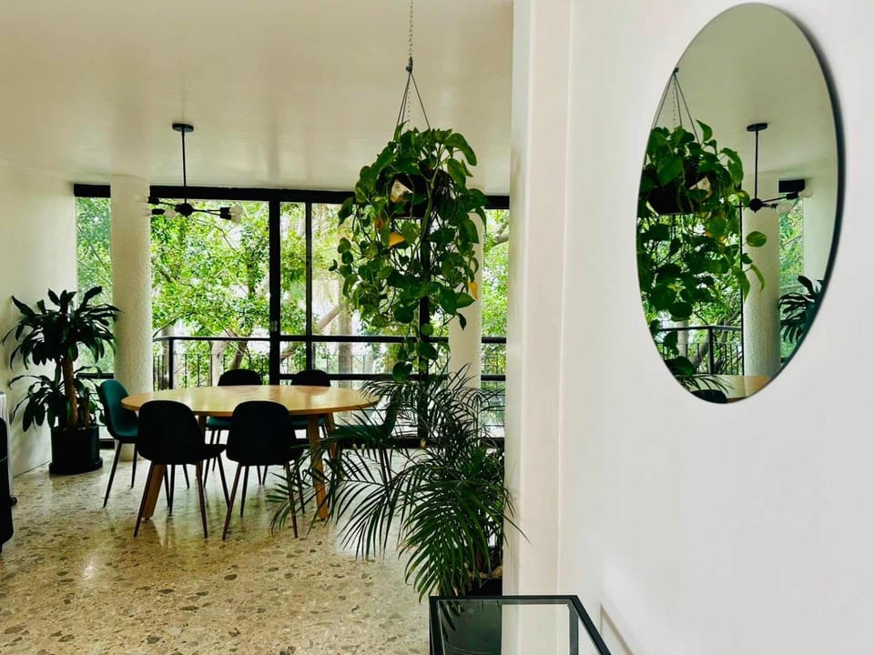 FAST WIFI, Beautiful PH steps away from Masaryk Apartment in Mexico City
