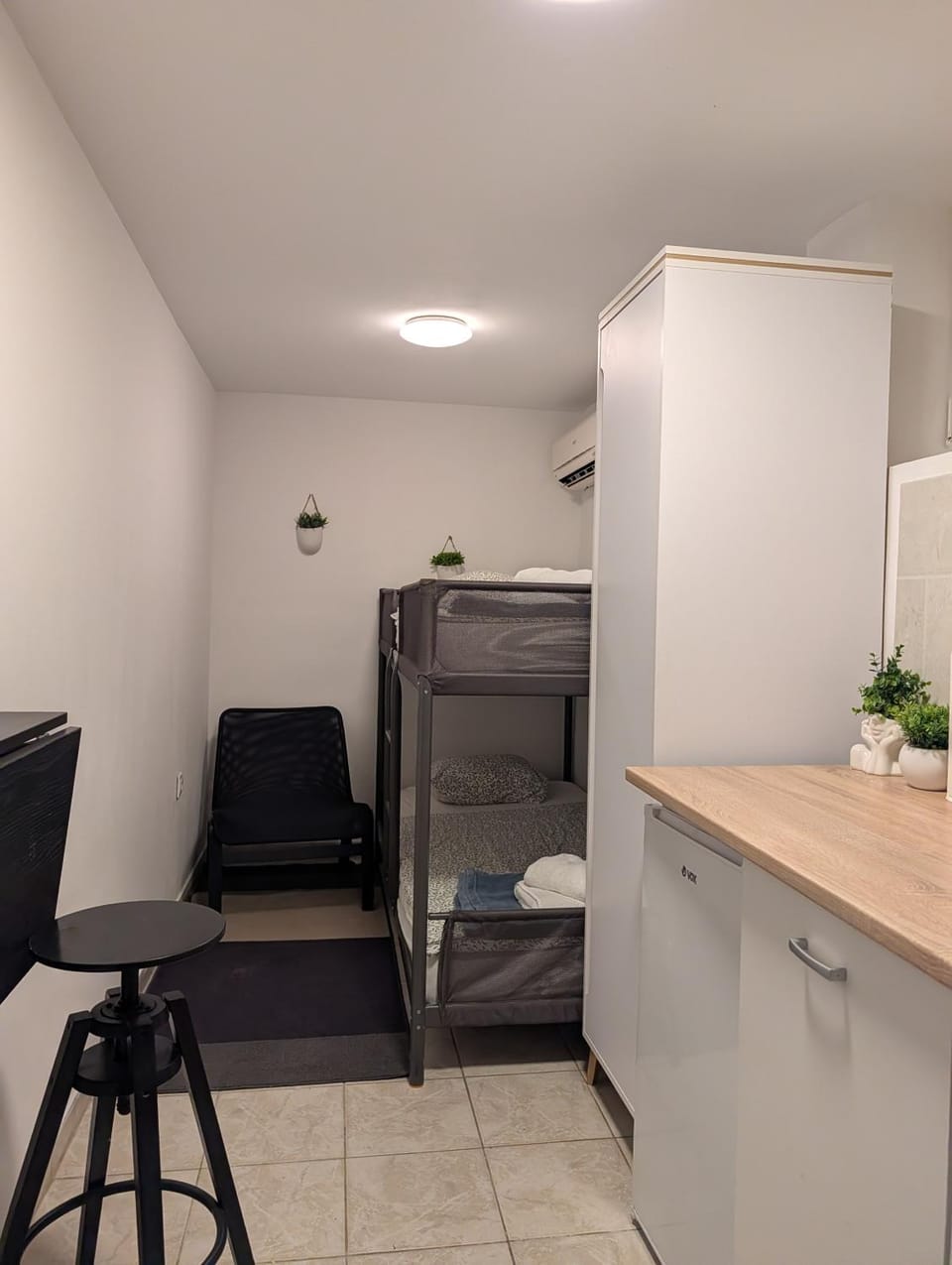 Tiny Studio Next to Park Maksimir Apartment in City of Zagreb