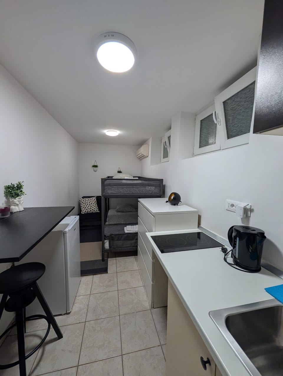 Maksimir Side Small Studio Apartment in City of Zagreb