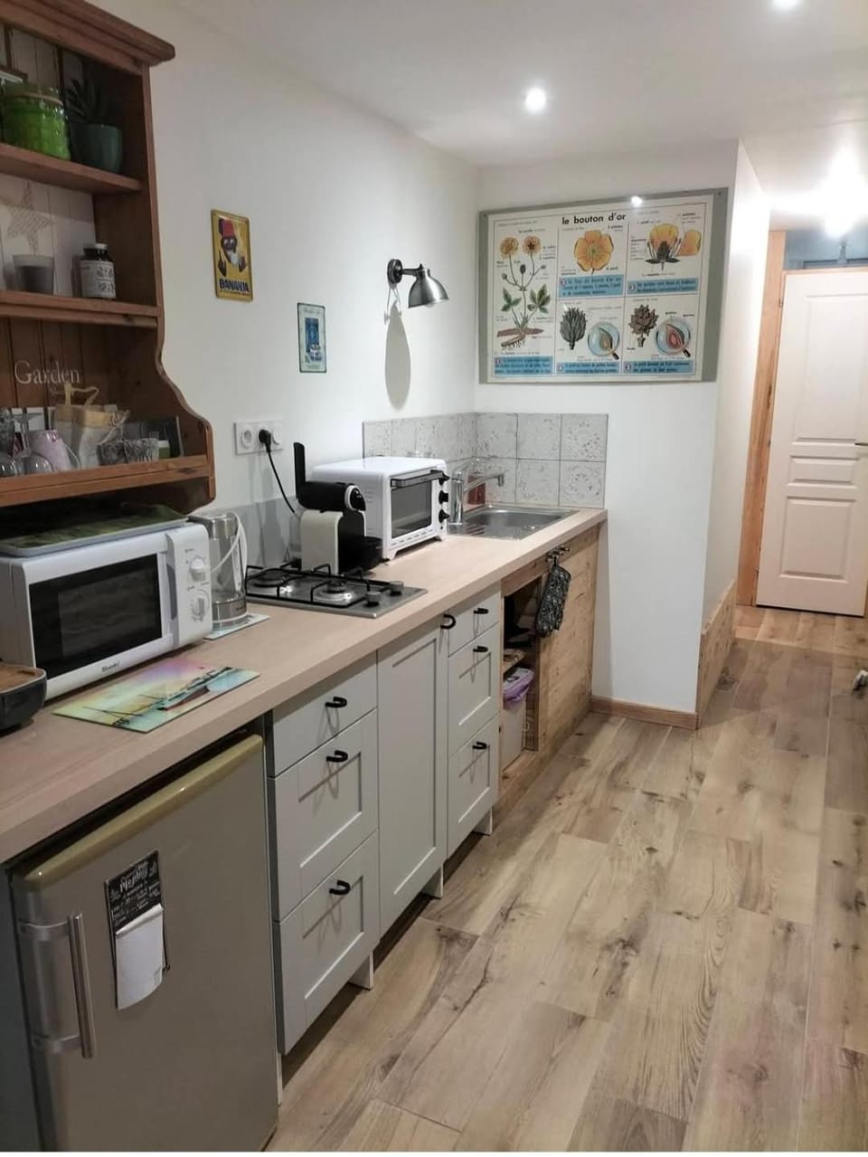 Kitchen or kitchenette, oven, stove, toaster