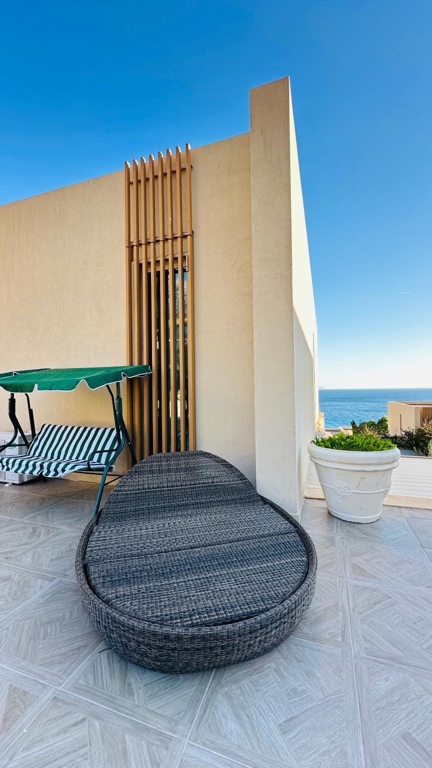 Patio, sunbed
