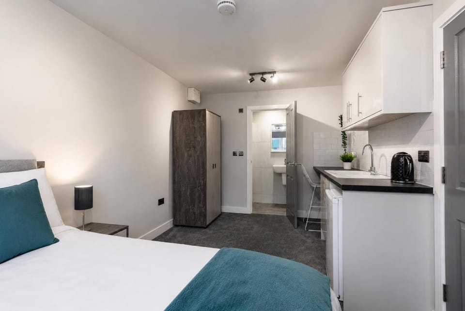 Bed, Kitchen or kitchenette, Bedroom, wardrobe