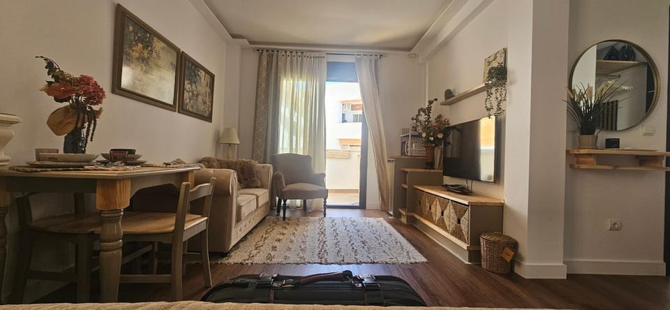 Photo of the whole room, Street view