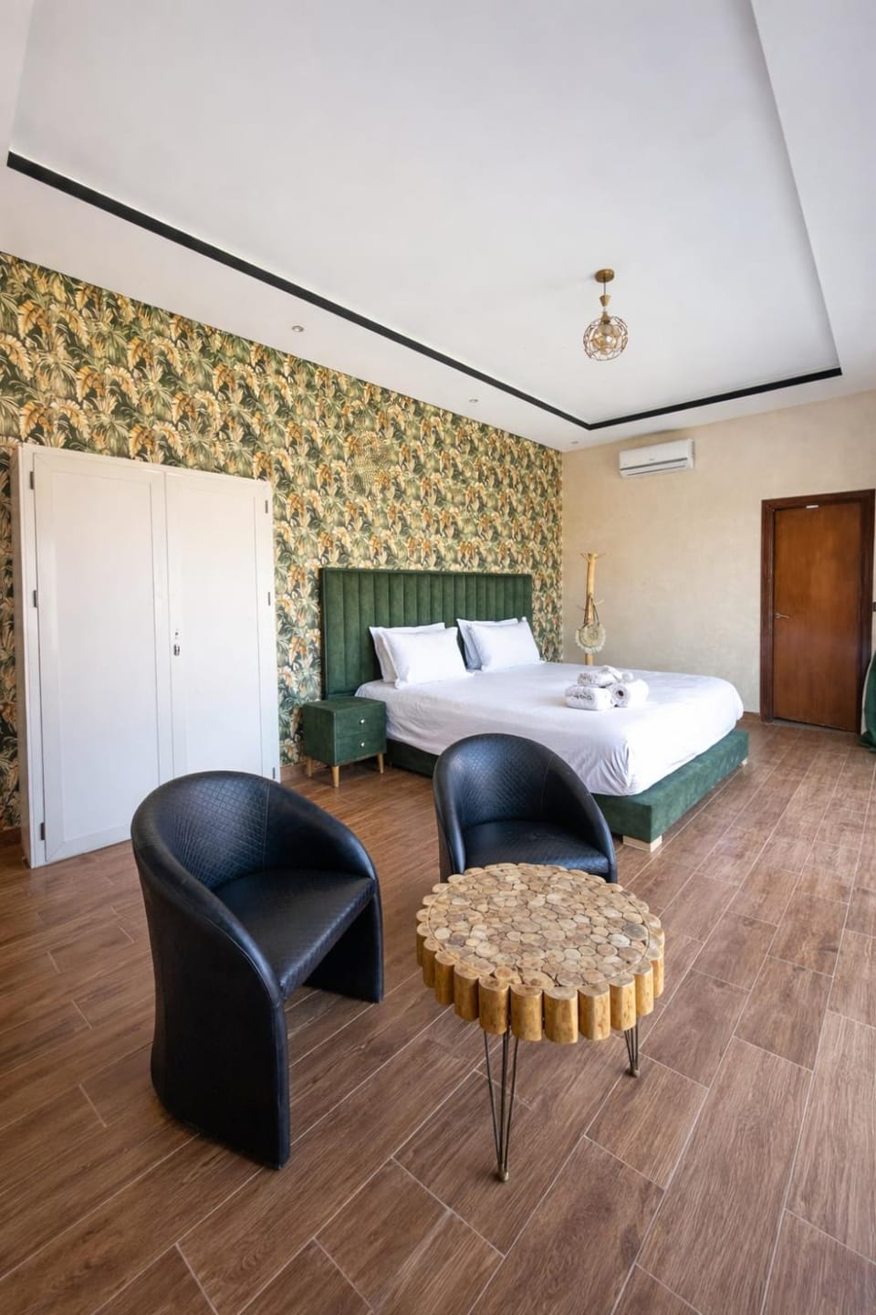 Villa 4 chambres avec Piscine Privee - Calme & Vue Atlas Marrakech House in Marrakesh-Safi