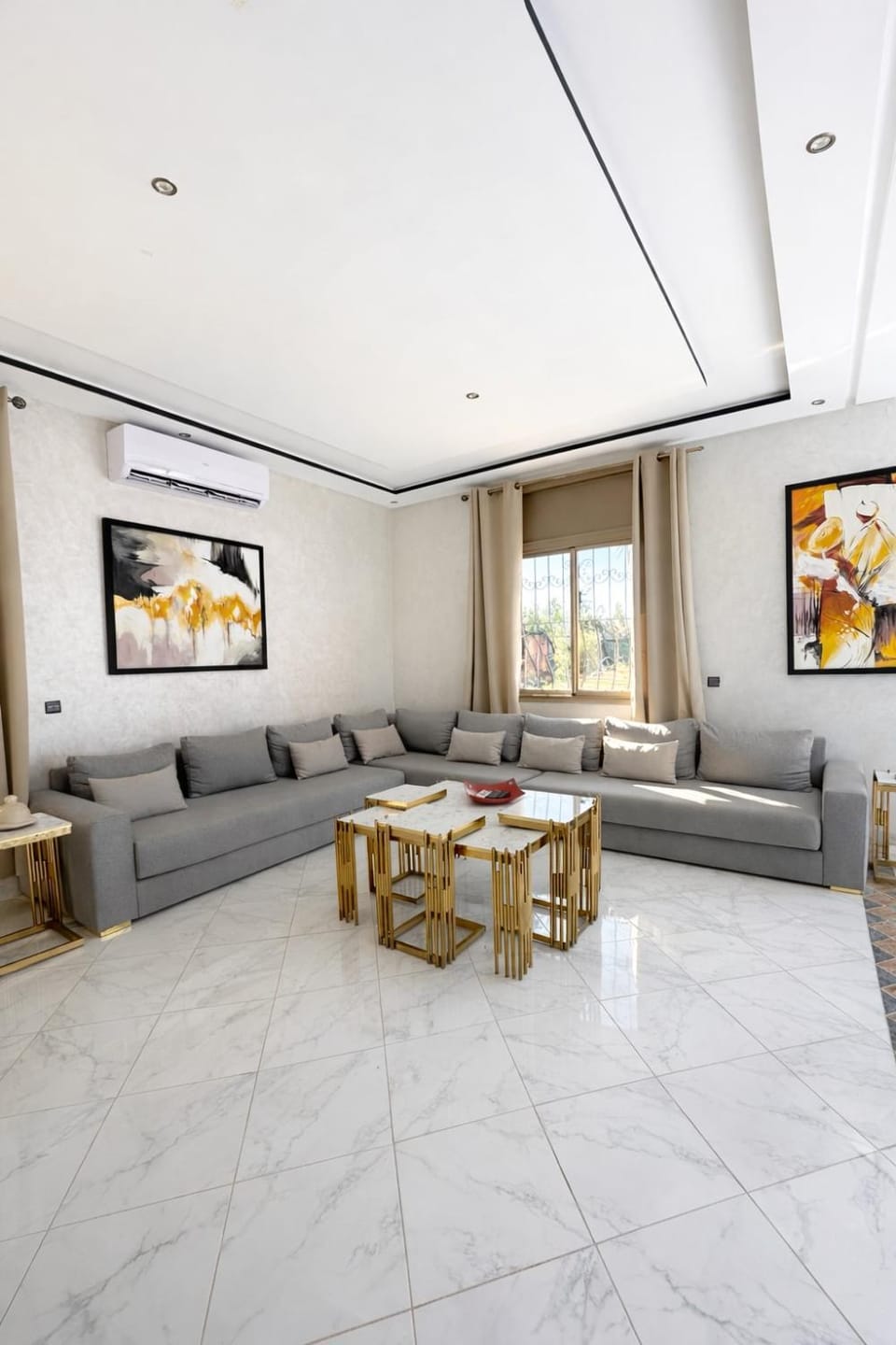 Villa 4 chambres avec Piscine Privee - Calme & Vue Atlas Marrakech House in Marrakesh-Safi